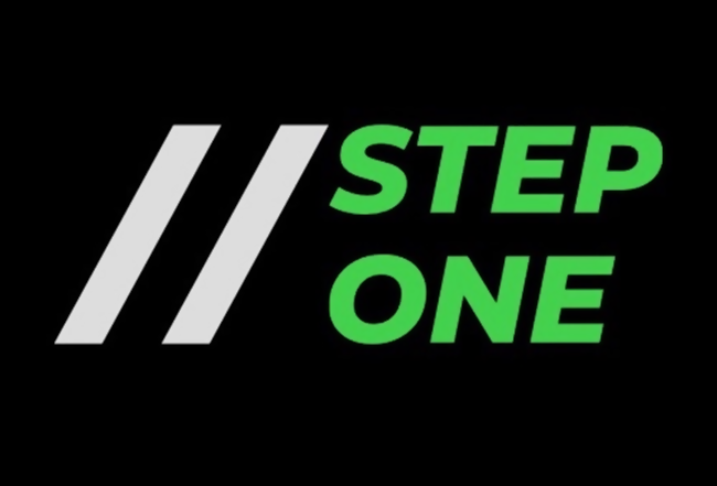 STEPONE株式会社のロゴデータです。